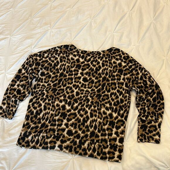 Harlow & Rose Crew Neck Long Sleeves Leopard Print Blouse Size Large - Picture 7 of 8